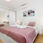 Villa Antonia With Heated Pool *