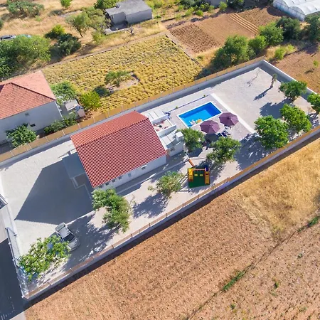 Antonia With Heated Pool Villa Dograde