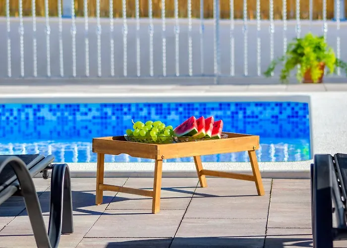 Villa Antonia With Heated Pool *