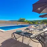 Villa Antonia With Heated Pool *