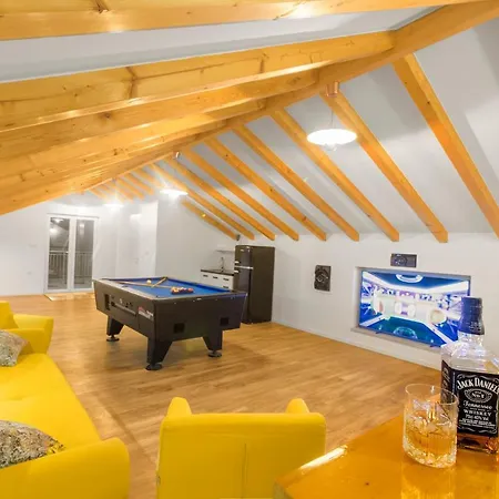 Villa Antonia With Heated Pool Dograde