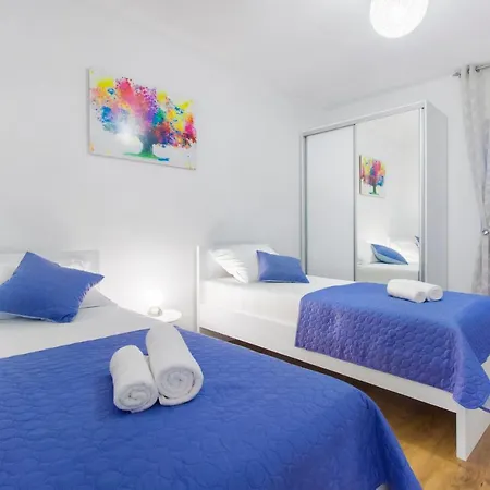Antonia With Heated Pool Villa *