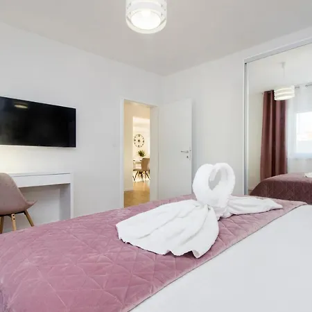 Antonia With Heated Pool Villa Dograde