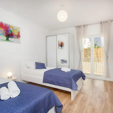 Villa Antonia With Heated Pool *