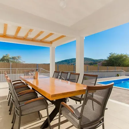 Villa Antonia With Heated Pool Dograde