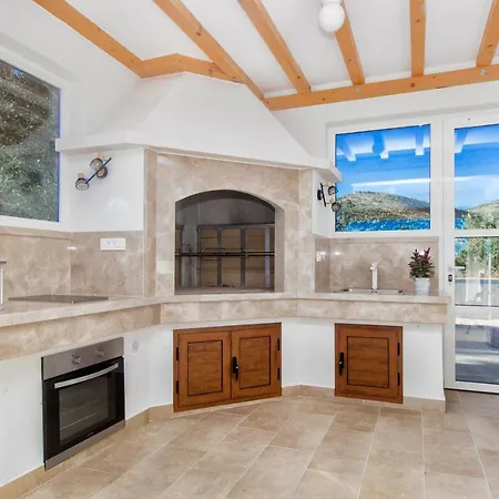 Villa Antonia With Heated Pool *