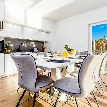 Villa Antonia With Heated Pool Dograde
